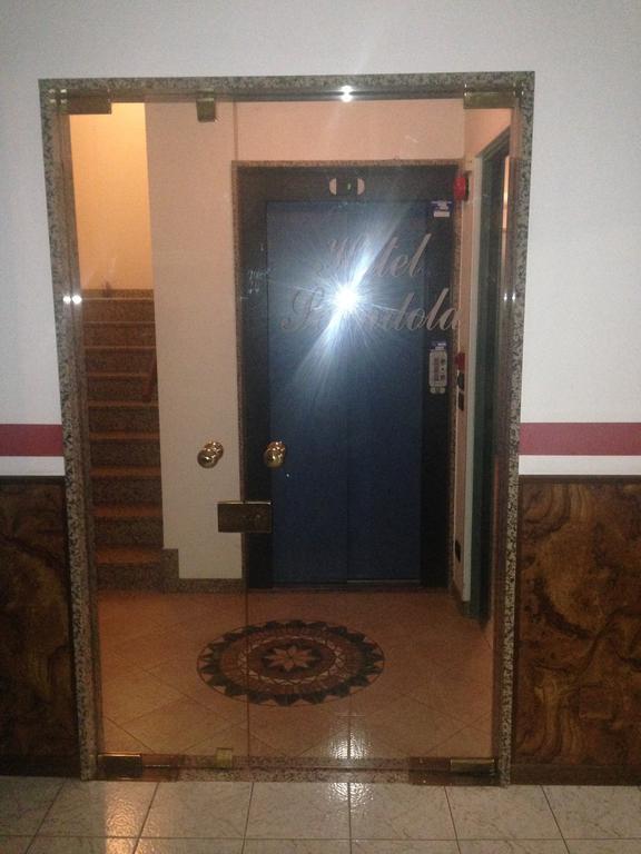 בוסקו קיזנובה Hotel Scandola מראה חיצוני תמונה